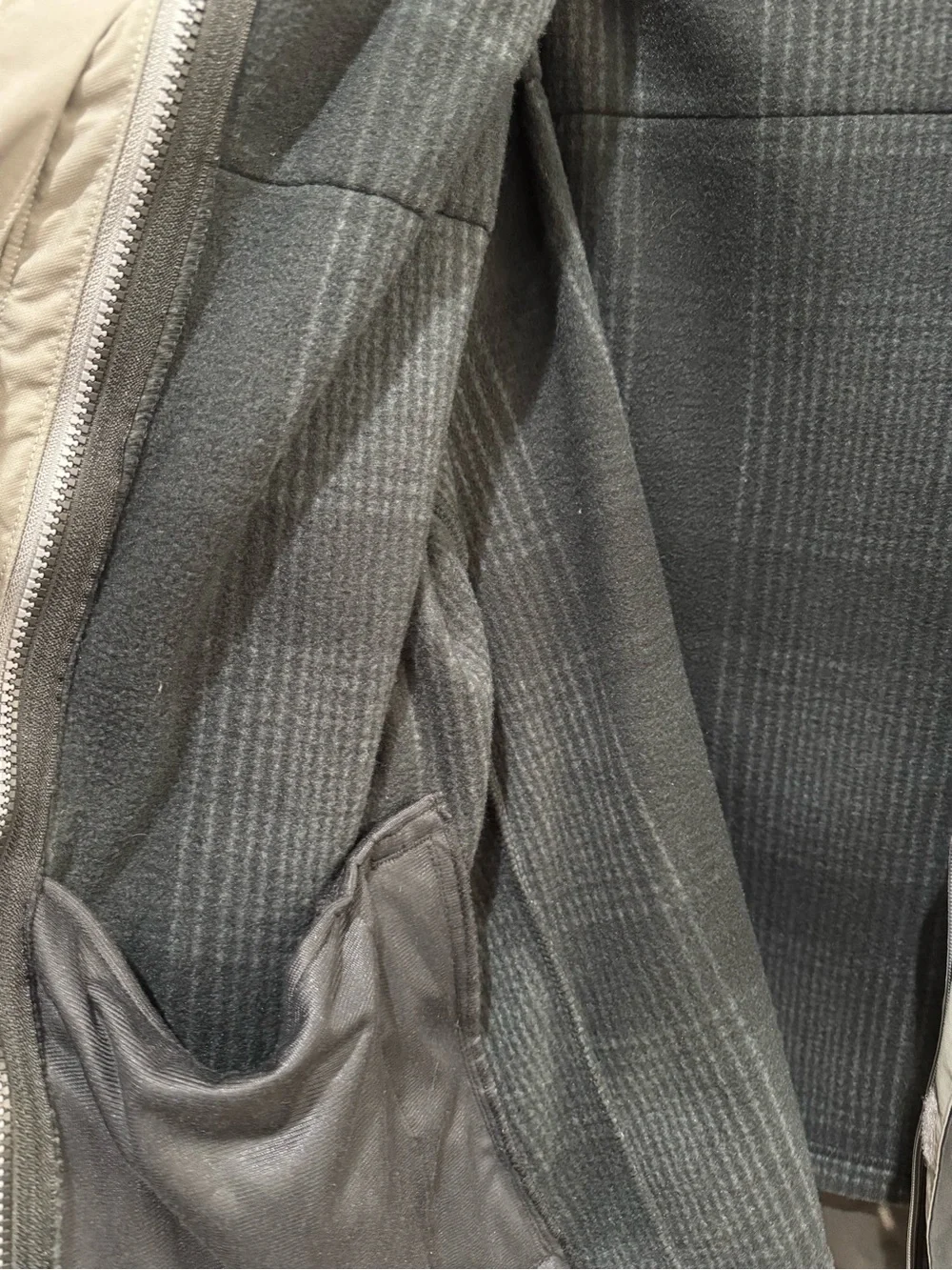 Columbia Men’s Gray/Black Waterproof Insulated Hooded Jacket Coat Omni-Tech Sz L